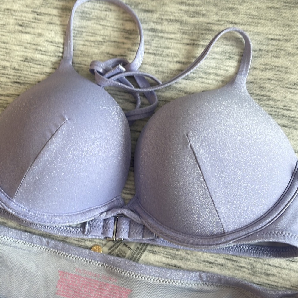 Bikini - Picture 2 of 4